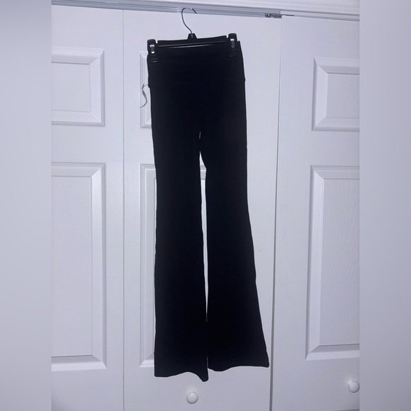 TNA CHILL Flare Leggings - Picture 5 of 11